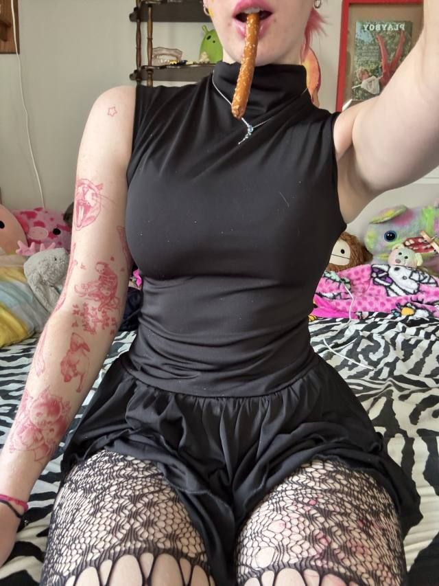 Hey 👋 it’s pinky and I’m a night owl 🦉, hmu let’s hookup 💦🍑🍆 - Image 3